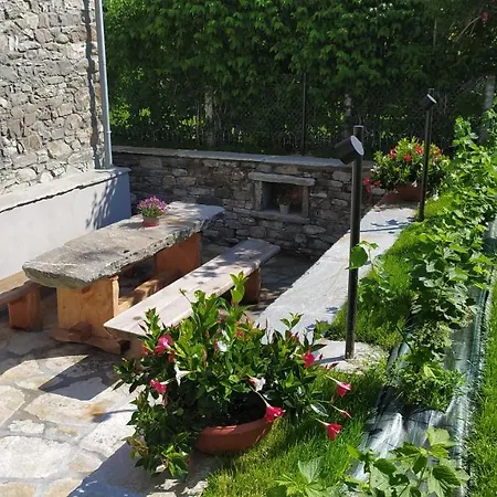 Le Di Naturalys - Ospitalita In Azienda Agricola 3* Gaby